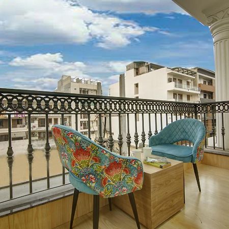 구르가온 Anandam Club House 아파트 호텔 외부 사진