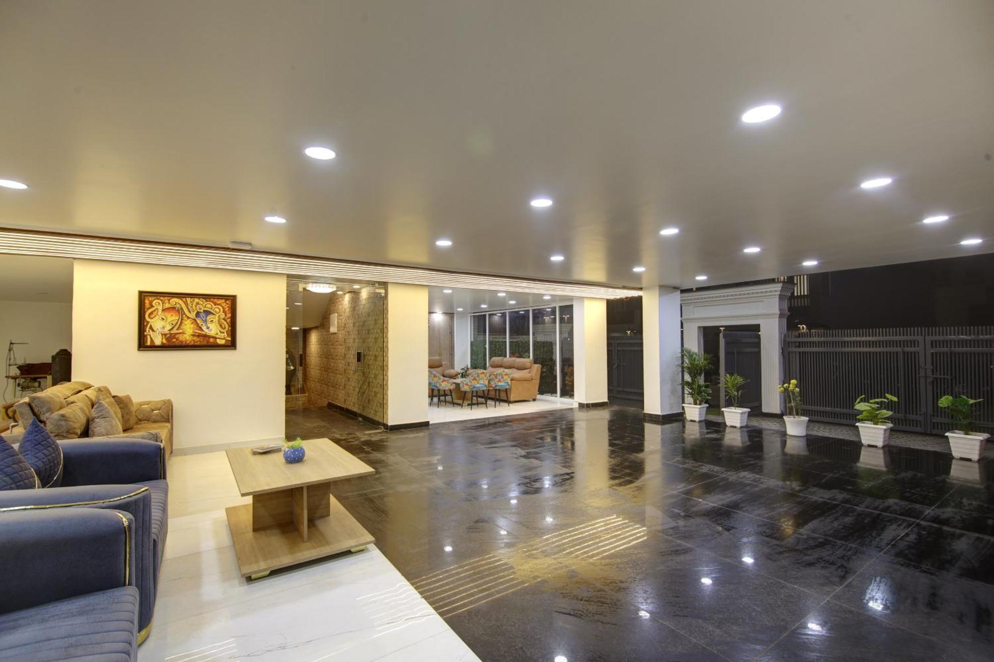 구르가온 Anandam Club House 아파트 호텔 외부 사진
