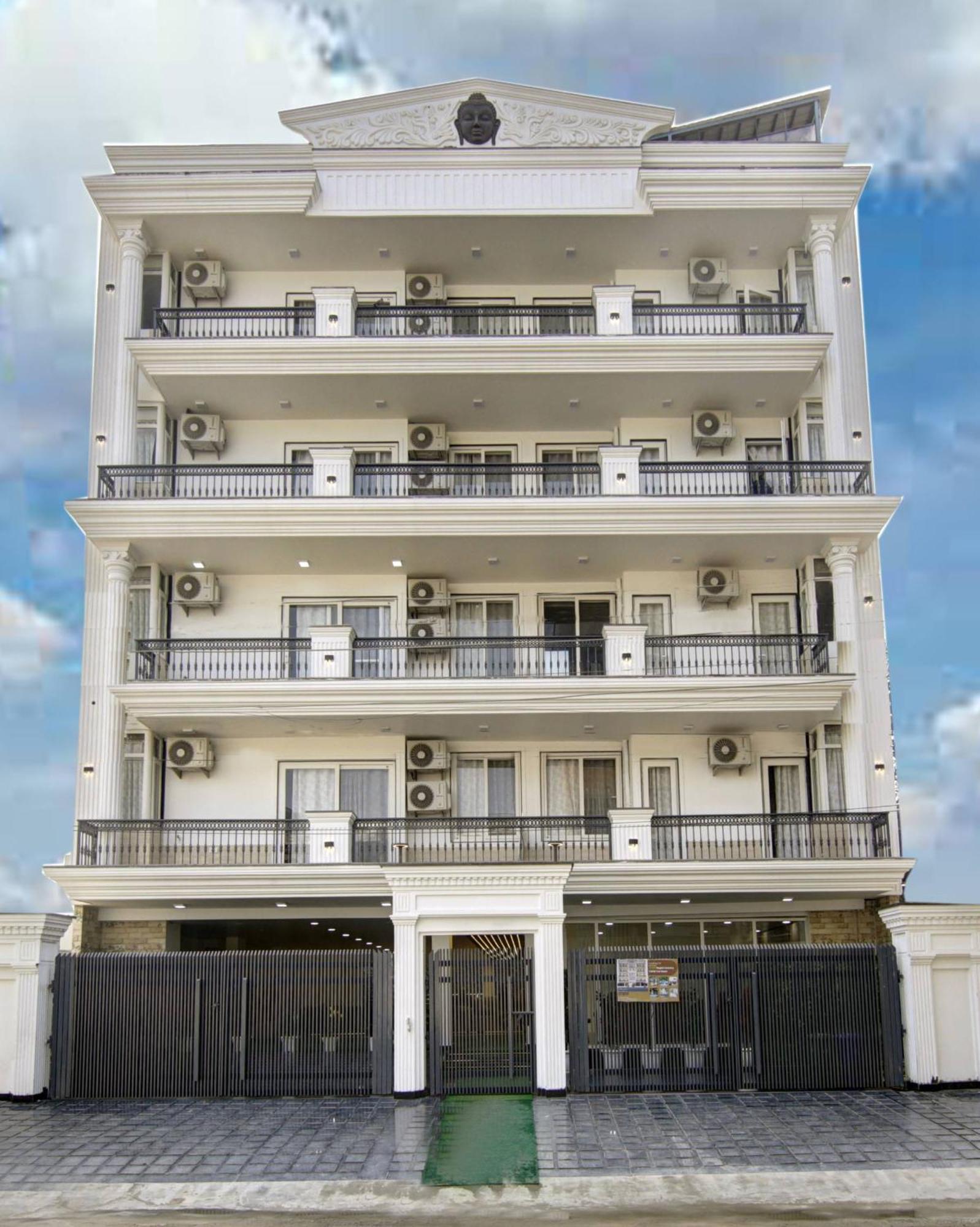 구르가온 Anandam Club House 아파트 호텔 외부 사진